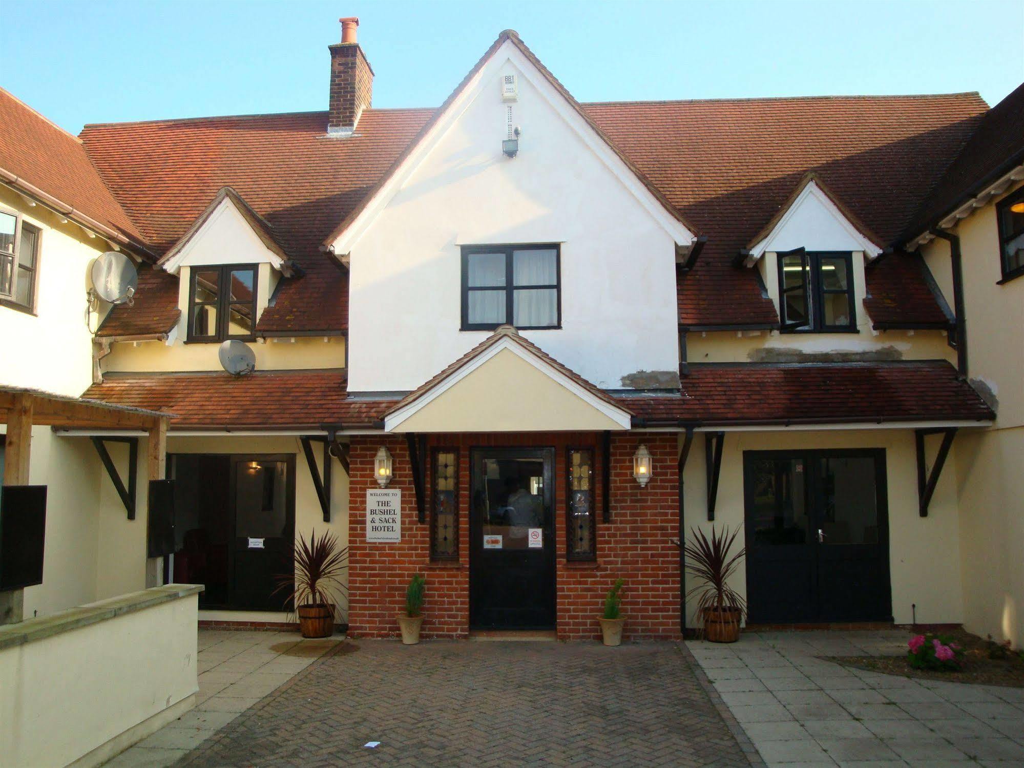Stansted Skyline Hotel Great Dunmow Dış mekan fotoğraf